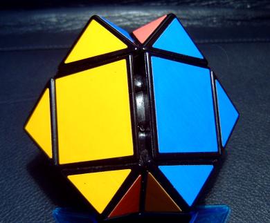 Skewb1.JPG (20001 bytes)