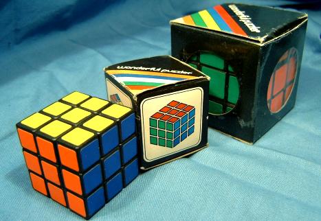 005 Wonderful Puzzler mini cube boxed