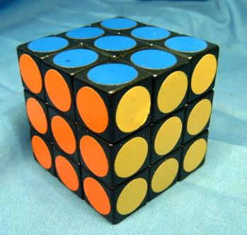 109 Round stickerd cube